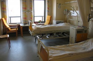 A hospital room. (Thomas Sienicki/ Wikimedia Commons)
