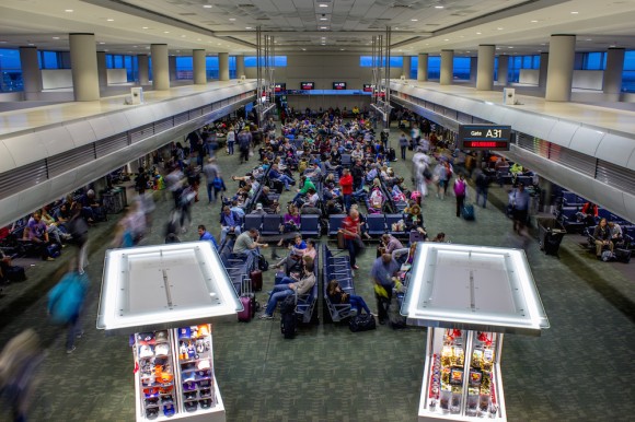 Travelers pack Denver International Airport during Thanksgiving weekend. (Matt Sisneros/CU Independent)