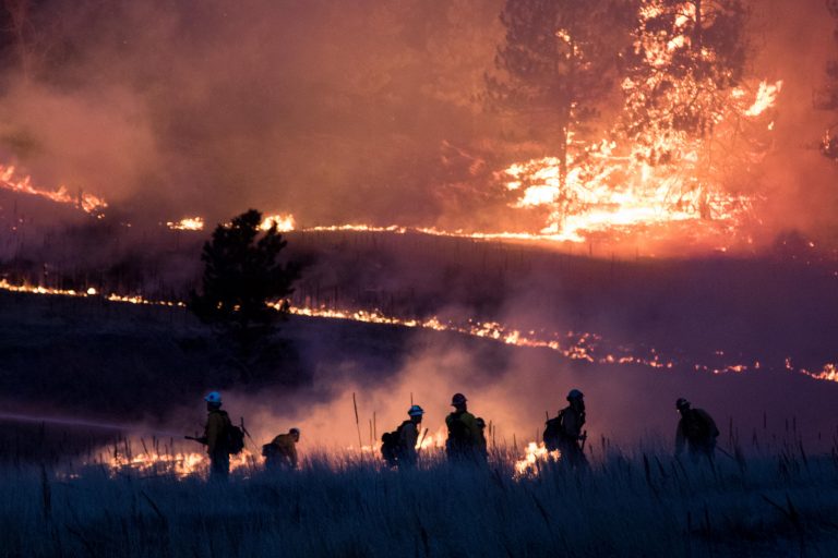 Photos: Scenes from the Sunshine Canyon fire