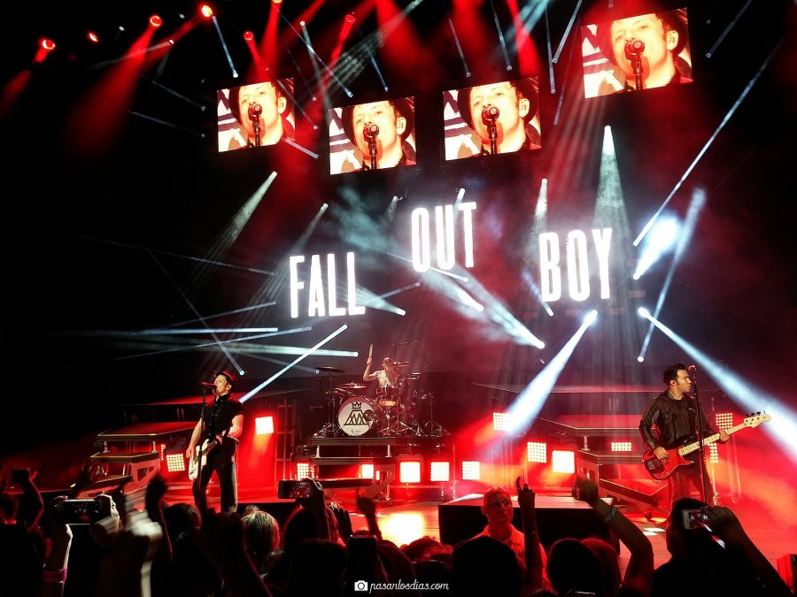 Was Die Mit Fall Out Boy Passierte Eine Retrospektive   1600px Fall Out Boy Monumentour 900x675 